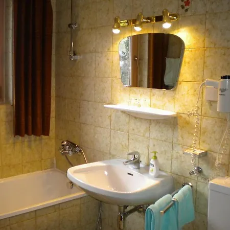 Gaestehaus Sagmeister 3* باد كلينكيرشهايم